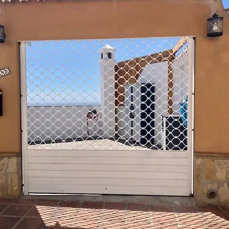 In With Pool And Sea View Nerja