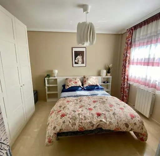 In With Private Pool And Sea View نيرخا