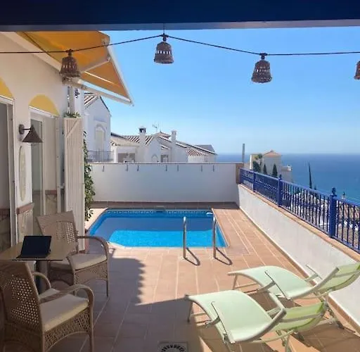In With Private Pool And Sea View فيلة *