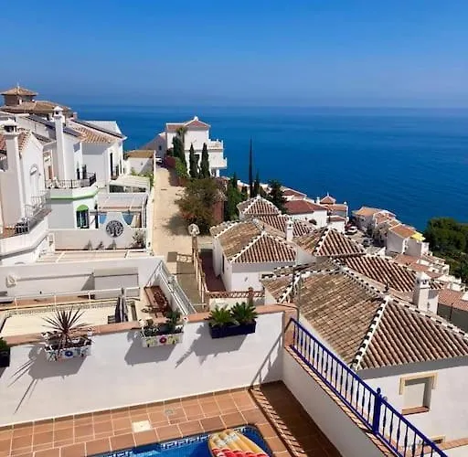 In With Private Pool And Sea View فيلة