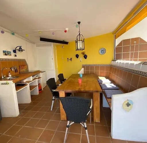 فيلة In With Private Pool And Sea View