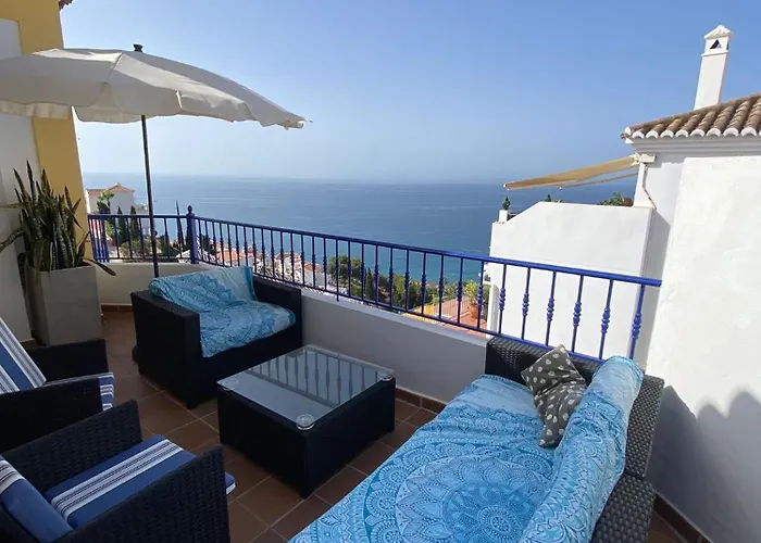 In With Private Pool And Sea View نيرخا